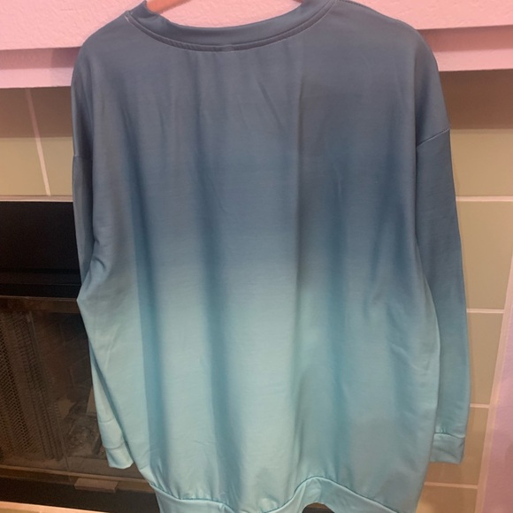 🦋Striking Top with the BLESSED logo ( new)🦋 - Picture 6 of 7